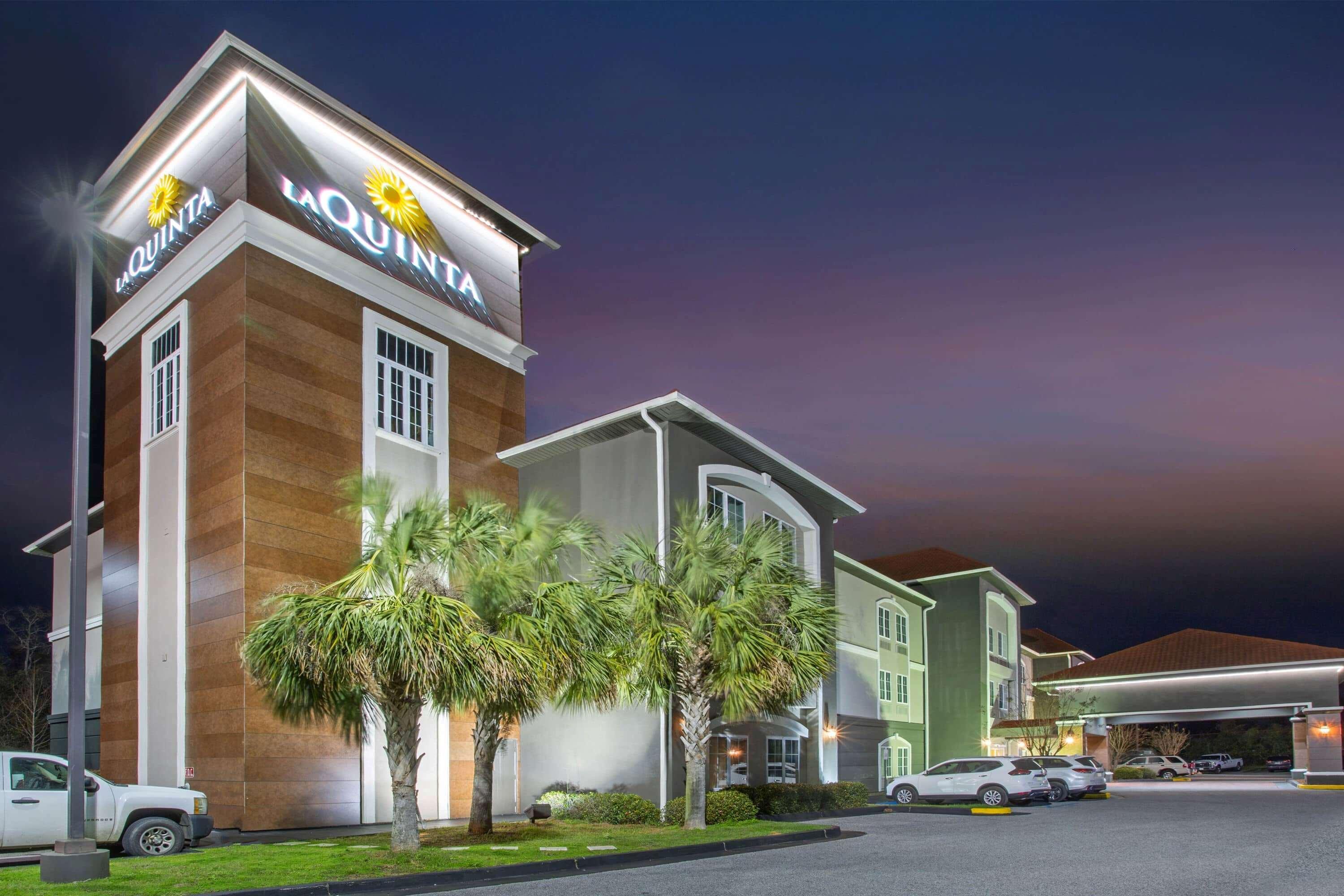 La Quinta By Wyndham Mobile - Tillman'S Corner Hotel Exterior photo