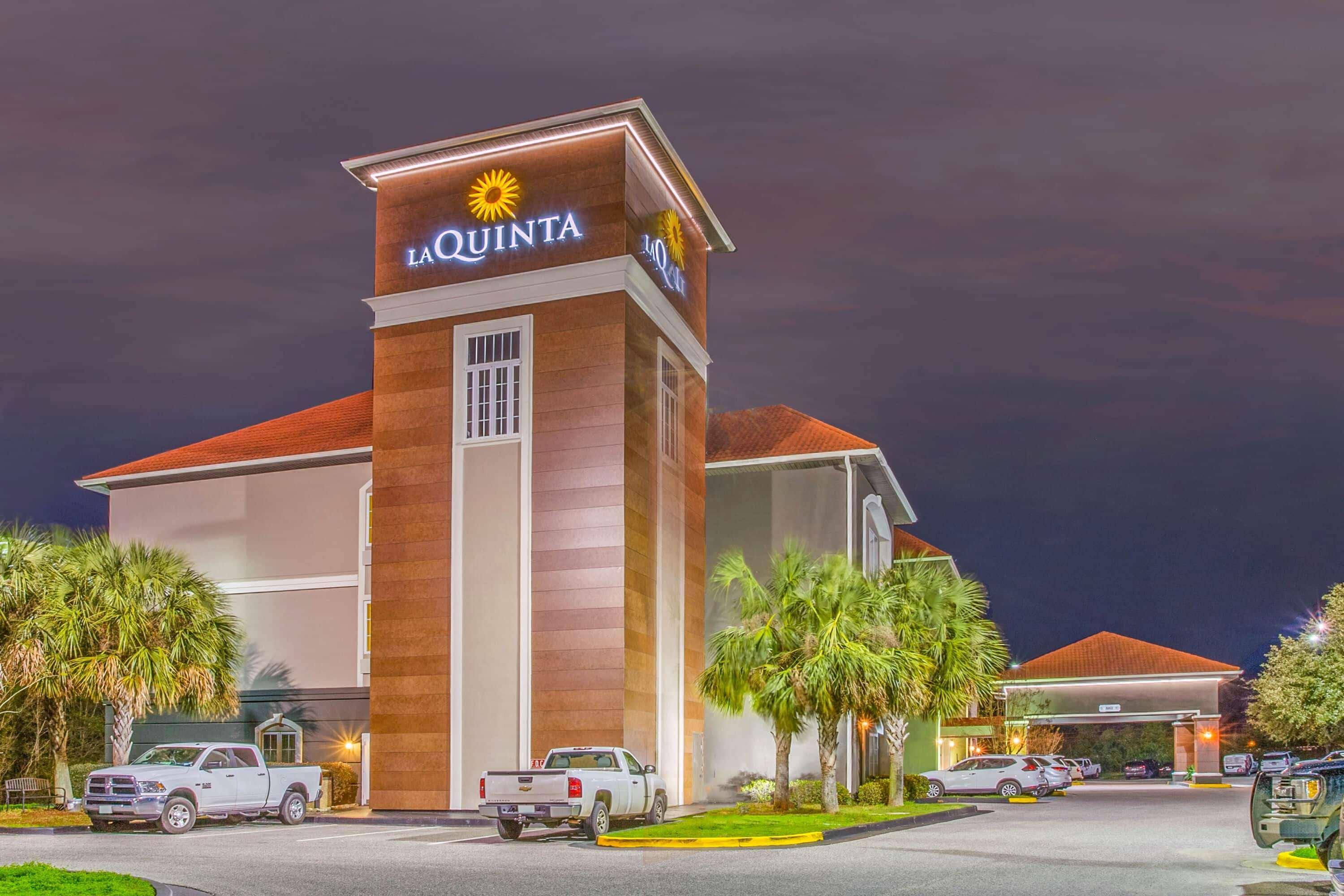 La Quinta By Wyndham Mobile - Tillman'S Corner Hotel Exterior photo