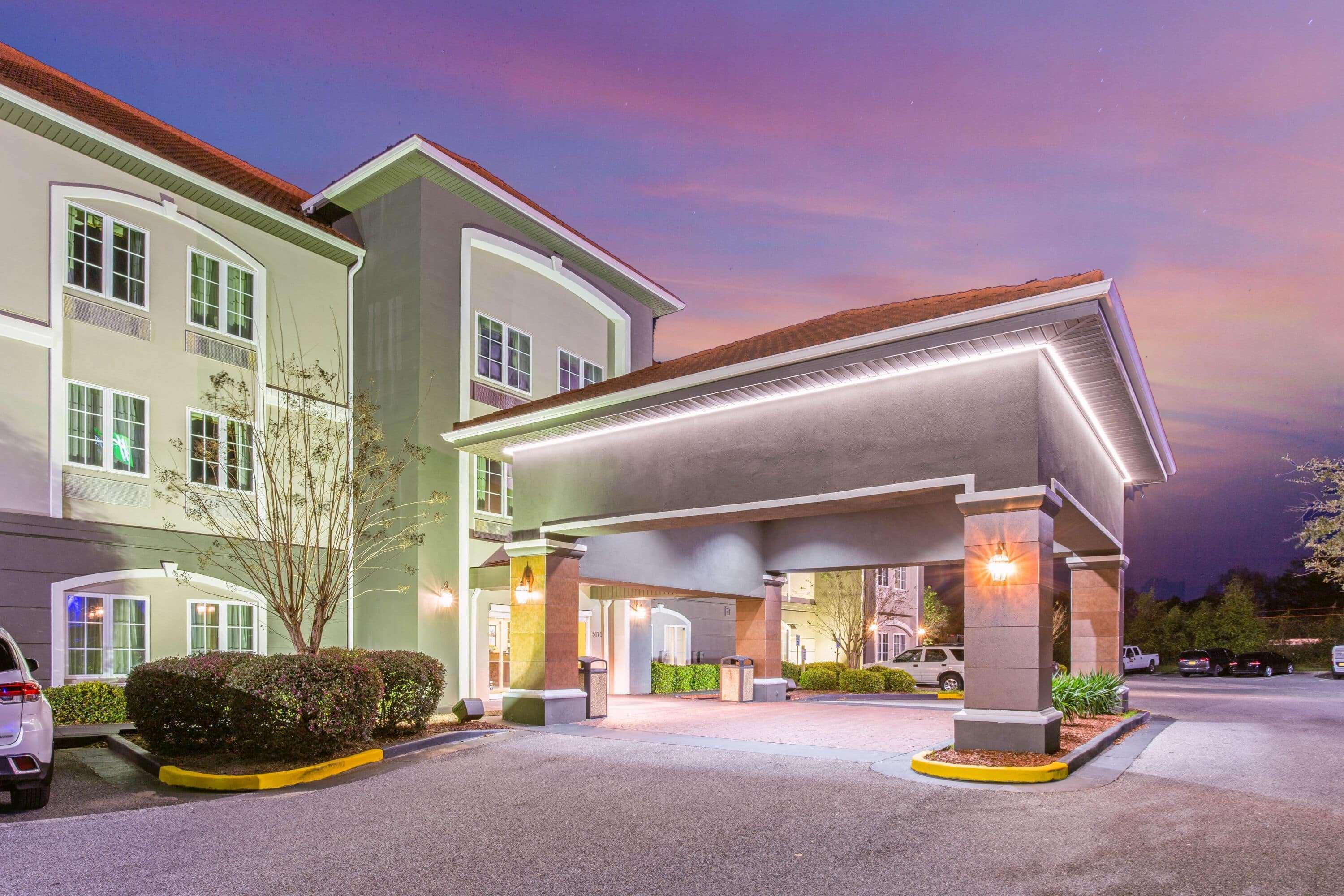 La Quinta By Wyndham Mobile - Tillman'S Corner Hotel Exterior photo