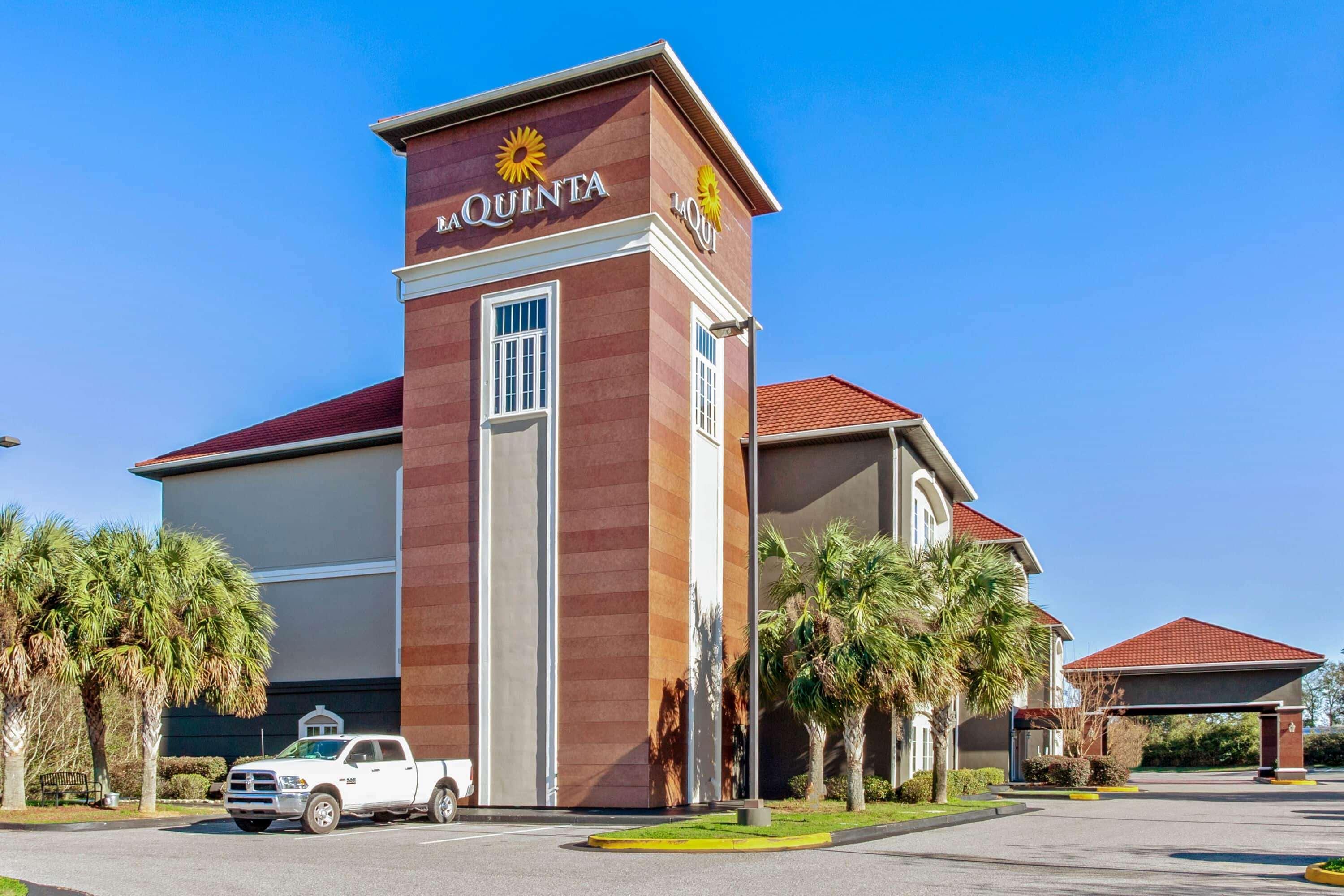 La Quinta By Wyndham Mobile - Tillman'S Corner Hotel Exterior photo